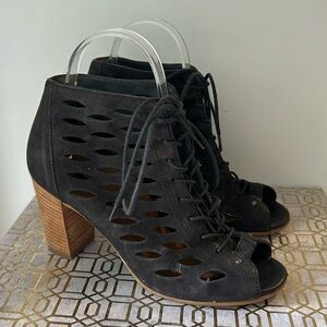 Paul Green Catalina Perforated Leather Lace Up Peep Toe Booties Women's size 6.5